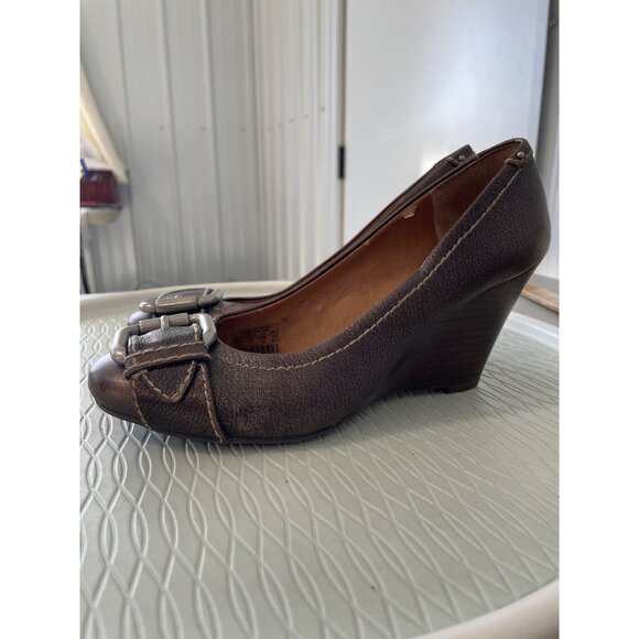 Fossil Wedge Heels Size 9 Buckle Strap Round Toe Slip On Leather Career Office - Picture 9 of 12
